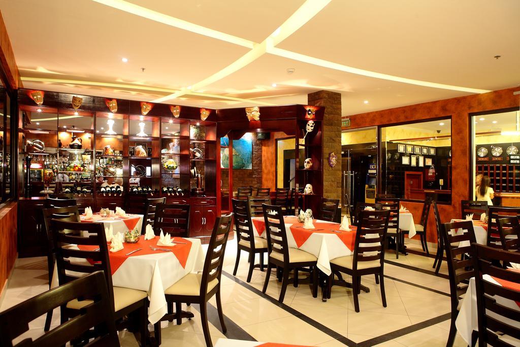 Queens Hotel Angeles City Exterior photo